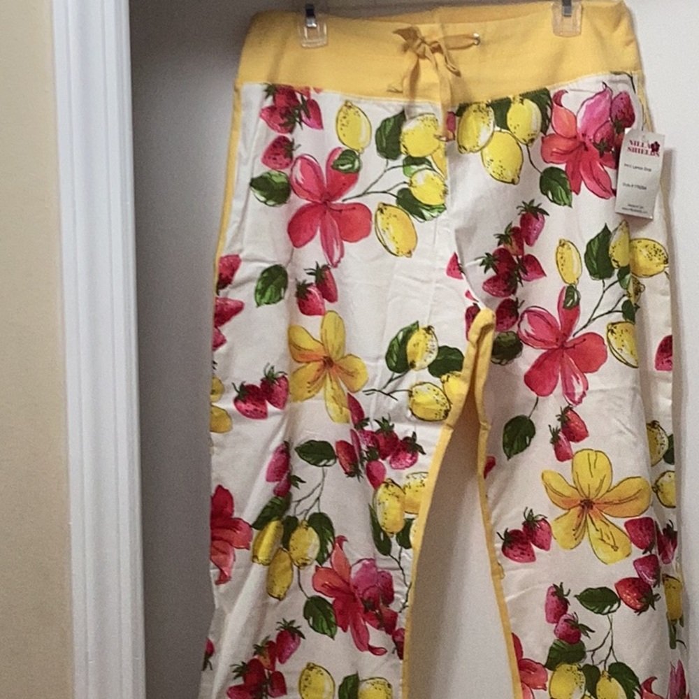 Nilla Shields Lemon Drop Capris